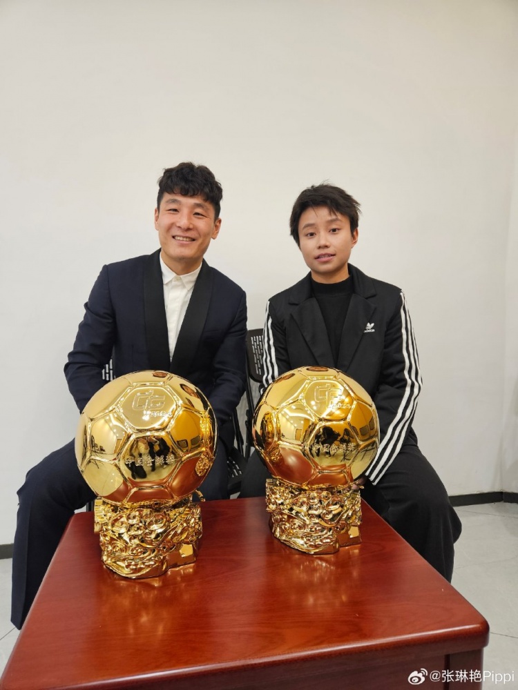  張琳艷社媒曬與武磊合照：感謝、榮幸、幸運，祝磊哥早日康復